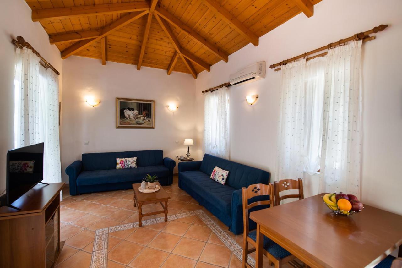 Delphinus Villas-Villa Nikitas Áyios Nikítas エクステリア 写真