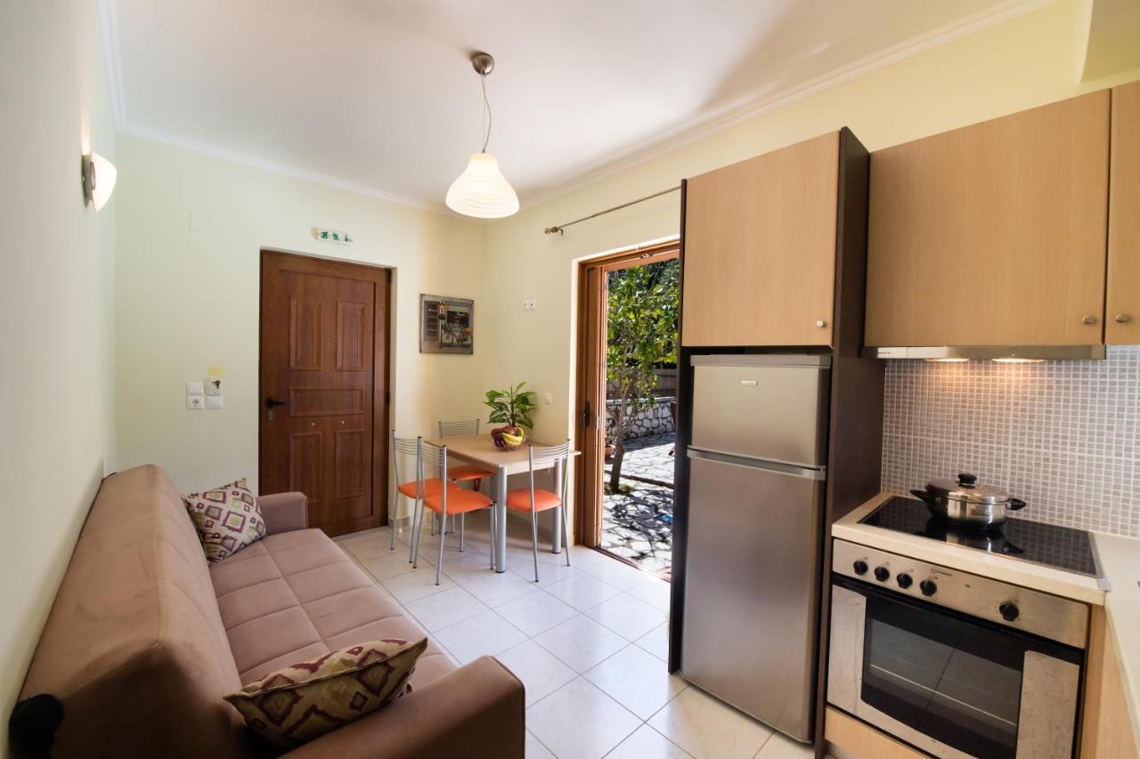 Delphinus Villas-Villa Nikitas Áyios Nikítas エクステリア 写真